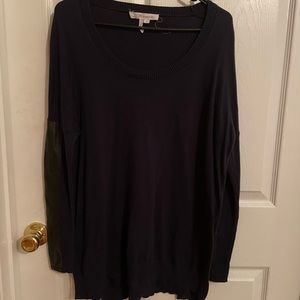 BCBGeneration Black Sweater Oversized with faux leather on the sleeves, Size M